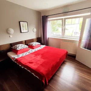 Cozy Gardens In Apartament Praga